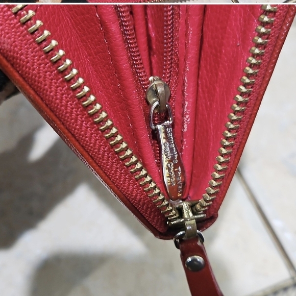 Samantha Thavasa Petit Choice Long Zip Red Wallet Bow GUC - Picture 9 of 9